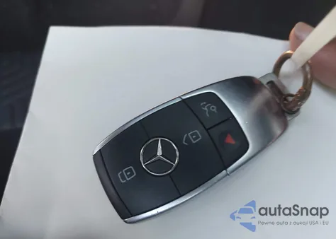 2019 Mercedes-Benz C 300 z USA, uszkodzony, nr VIN 55SWF8DB4KU306382